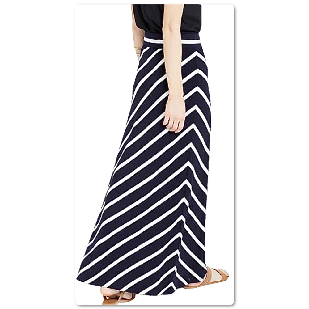 Ann Taylor Diagonal Stripe Navy White Bias Striped Maxi Skirt Side Slit Size L